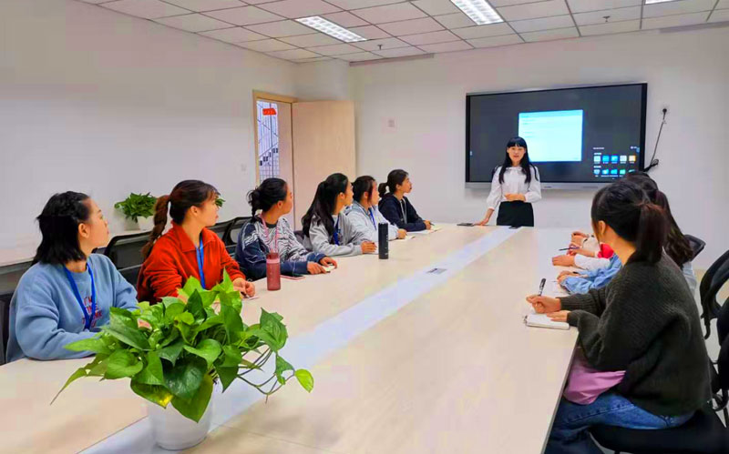 图为天府新区籍田实验幼儿园见习学生参加晨会.jpg